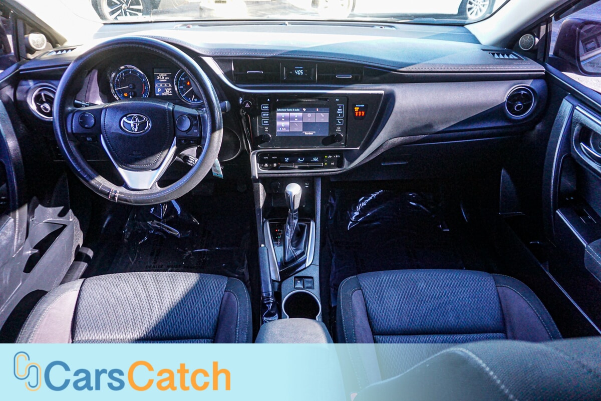 CARSCATCH - Used vehicle - SEDAN TOYOTA COROLLA 2018