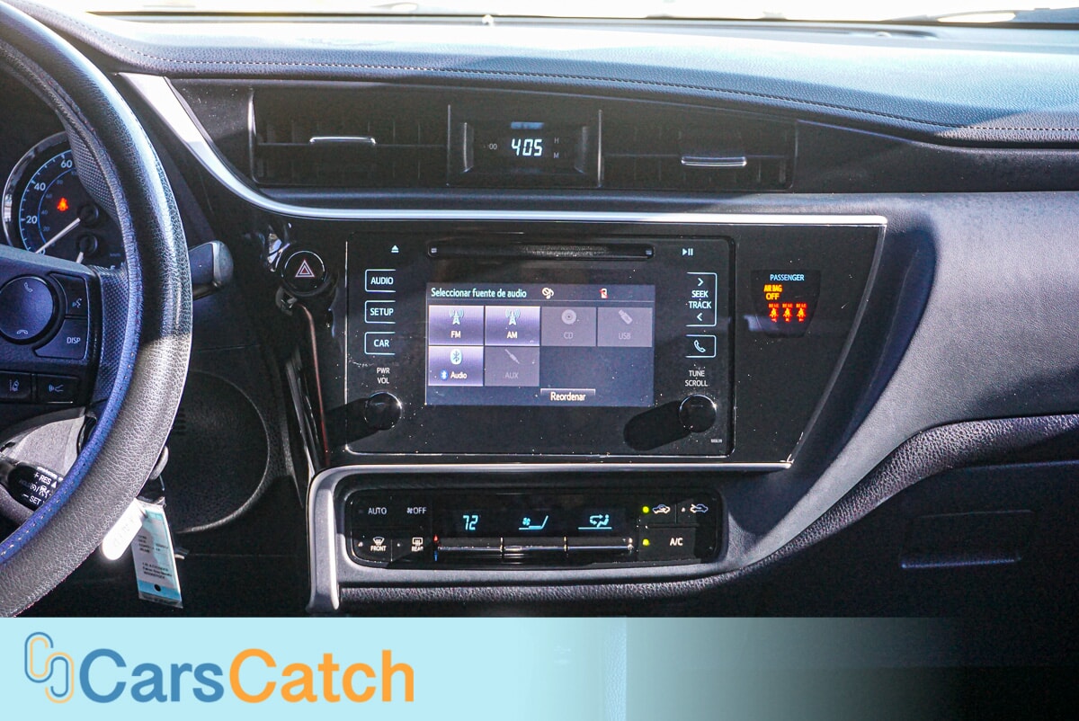 CARSCATCH - Used vehicle - SEDAN TOYOTA COROLLA 2018