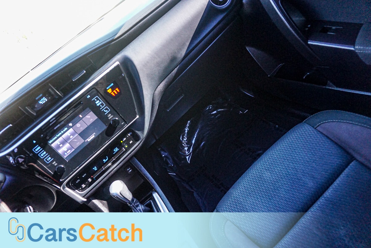 CARSCATCH - Used vehicle - SEDAN TOYOTA COROLLA 2018