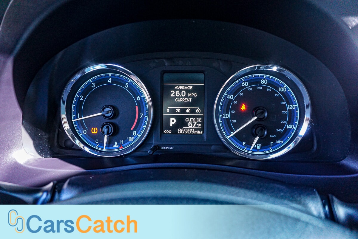 CARSCATCH - Used vehicle - SEDAN TOYOTA COROLLA 2018