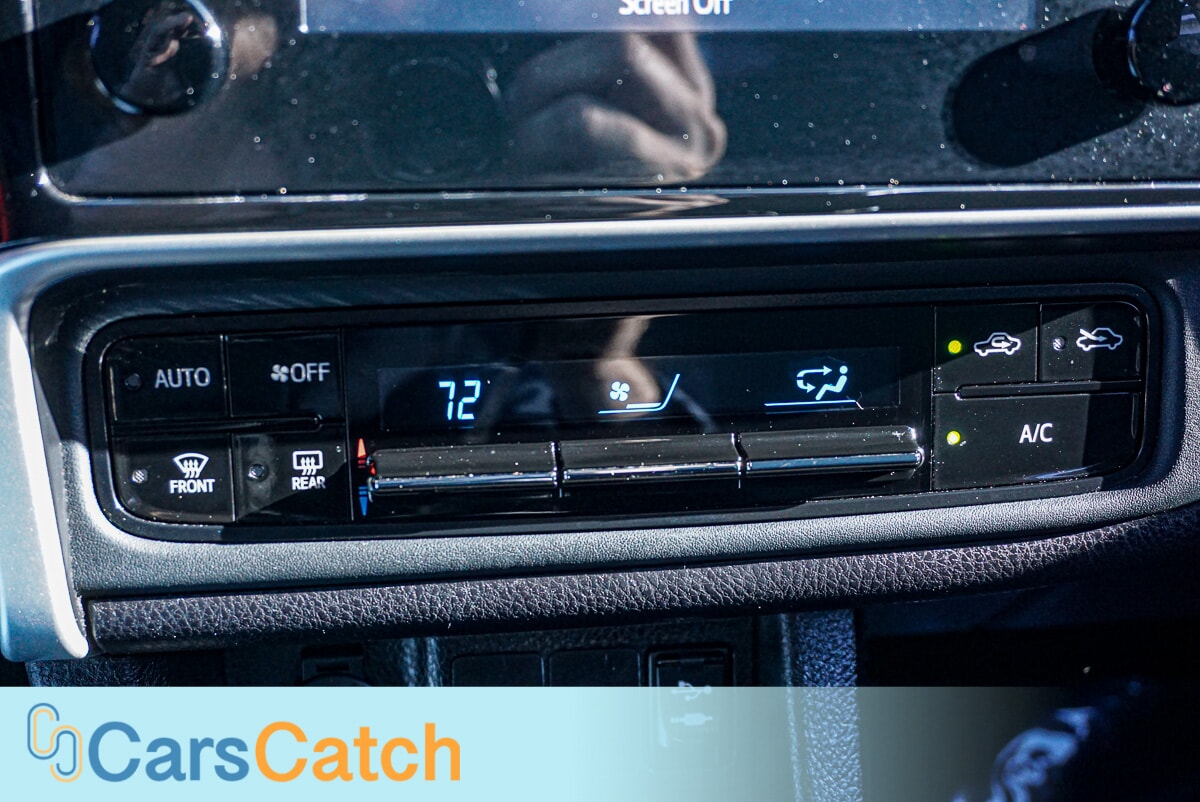 CARSCATCH - Used vehicle - SEDAN TOYOTA COROLLA 2018