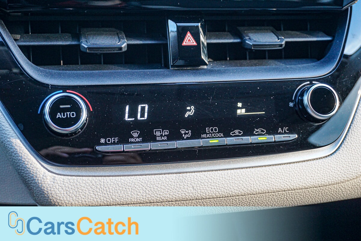 CARSCATCH - Used vehicle - SEDAN TOYOTA COROLLA 2020