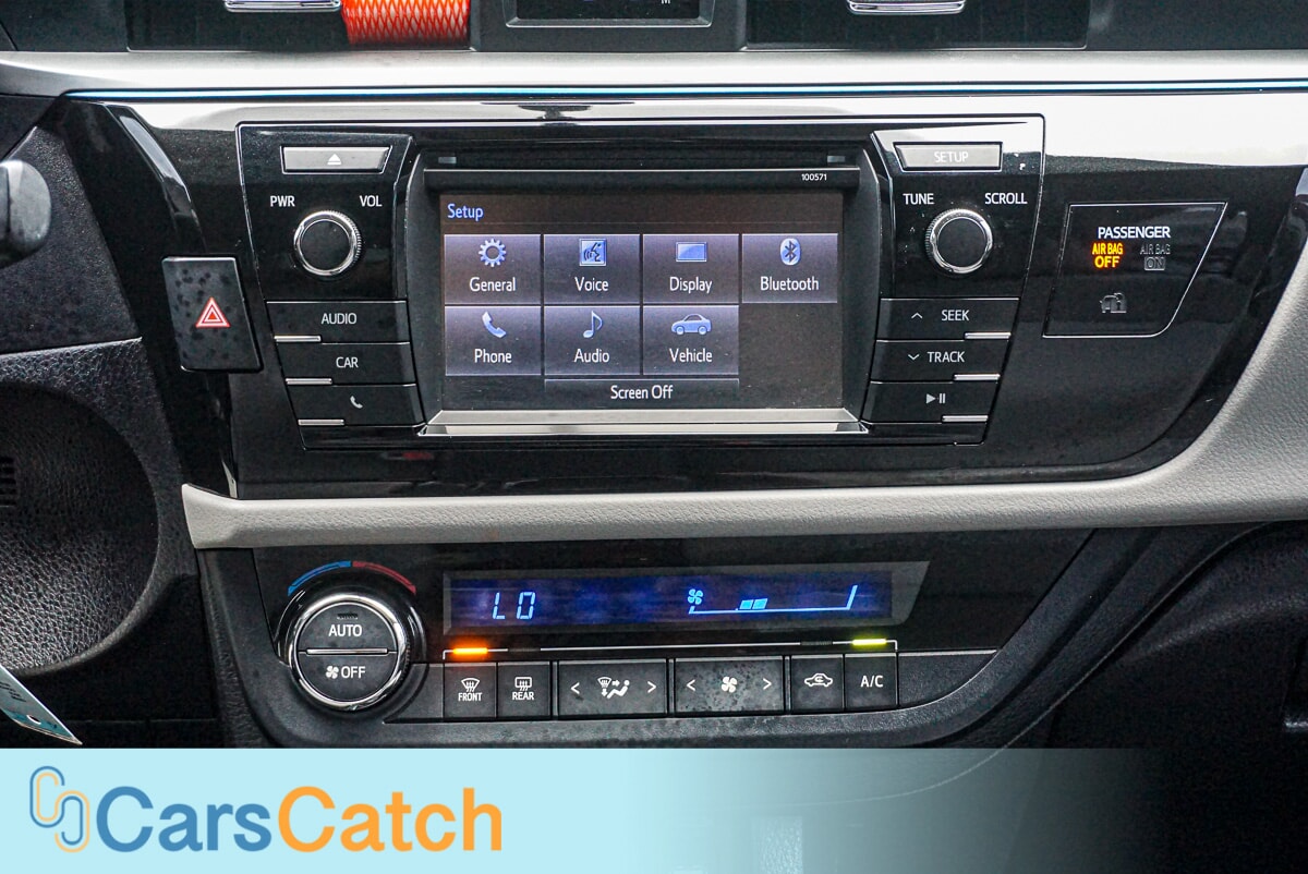 CARSCATCH - Used vehicle - SEDAN TOYOTA COROLLA 2016