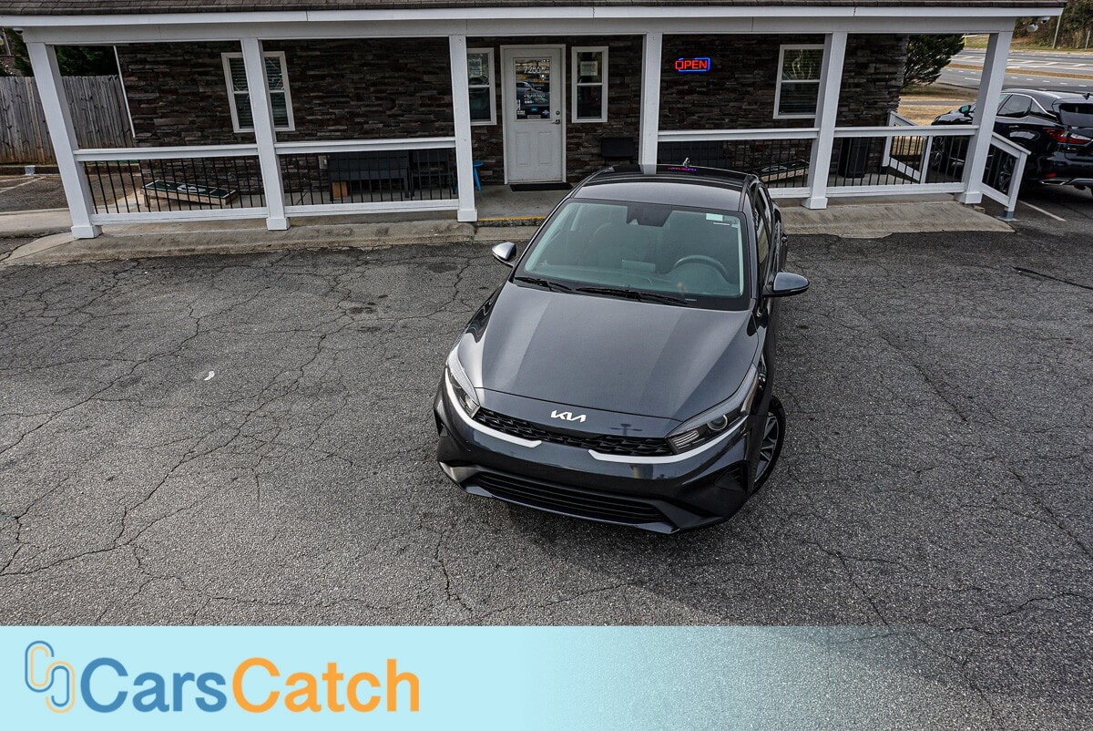 CARSCATCH - Used vehicle - SEDAN KIA FORTE 2023