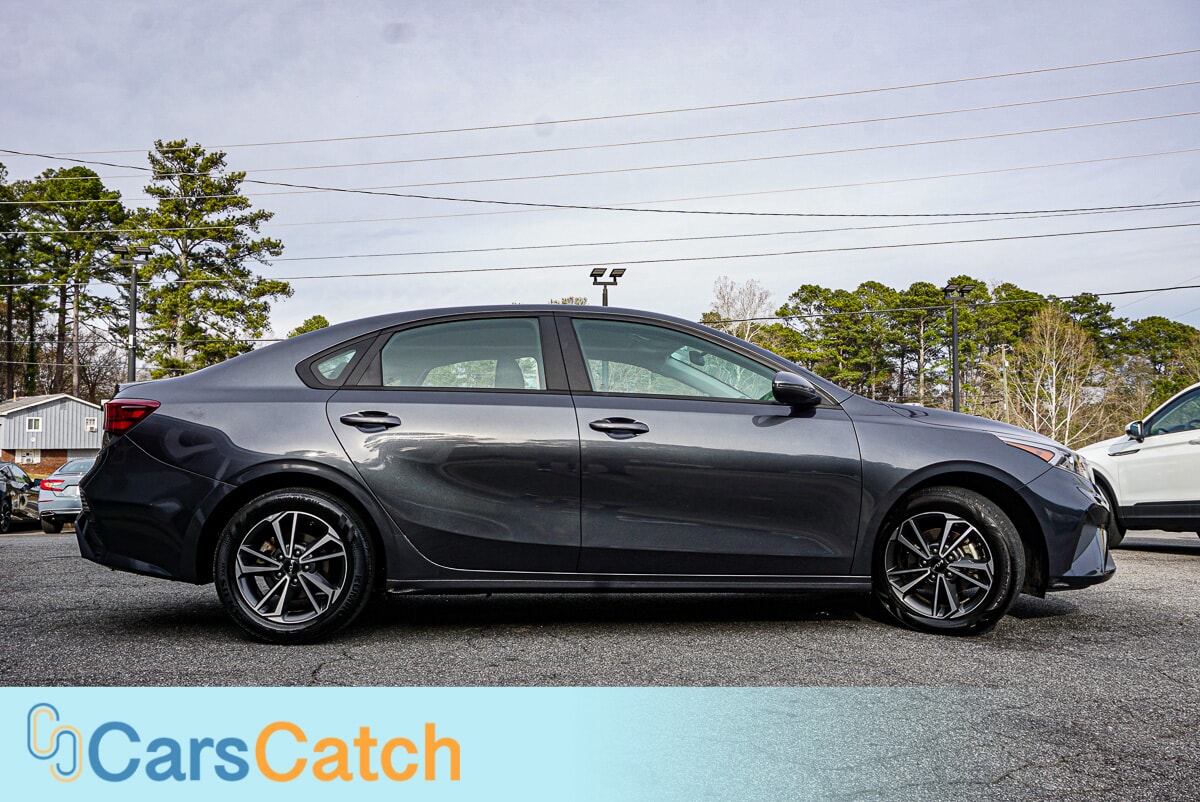 CARSCATCH - Used vehicle - SEDAN KIA FORTE 2023