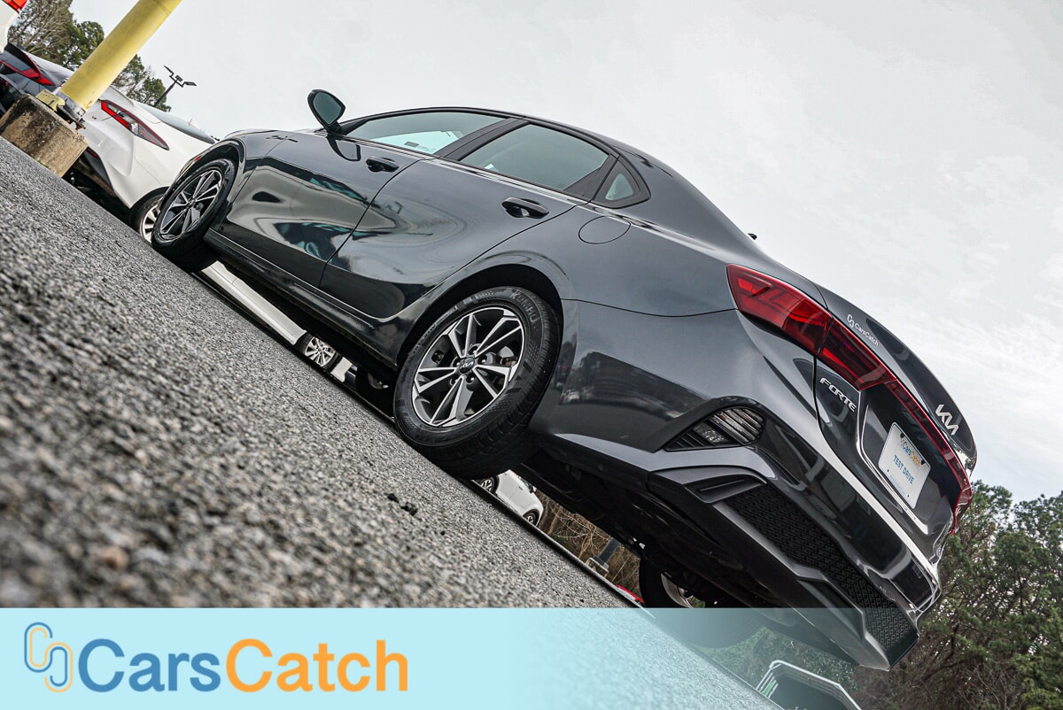 CARSCATCH - Used vehicle - SEDAN KIA FORTE 2023