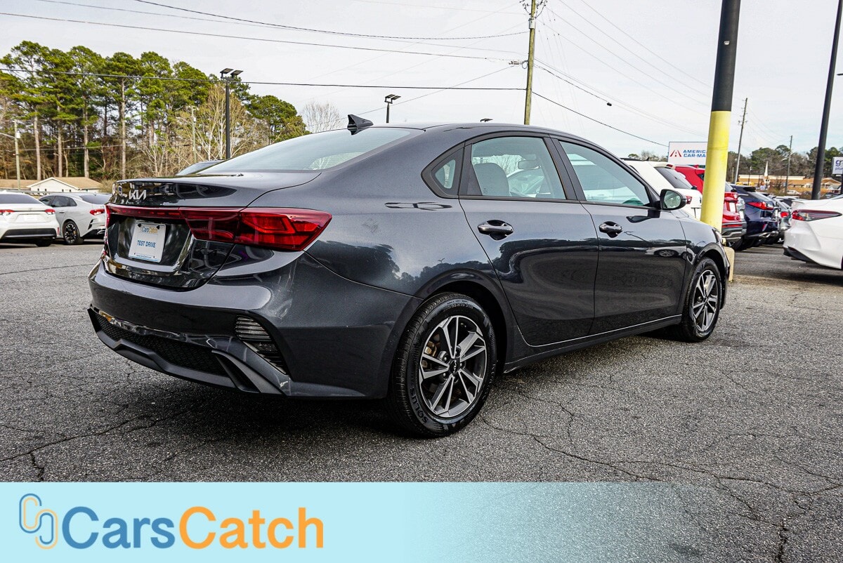 CARSCATCH - Used vehicle - SEDAN KIA FORTE 2023