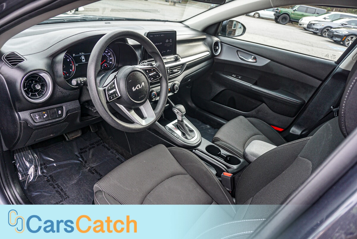 CARSCATCH - Used vehicle - SEDAN KIA FORTE 2023