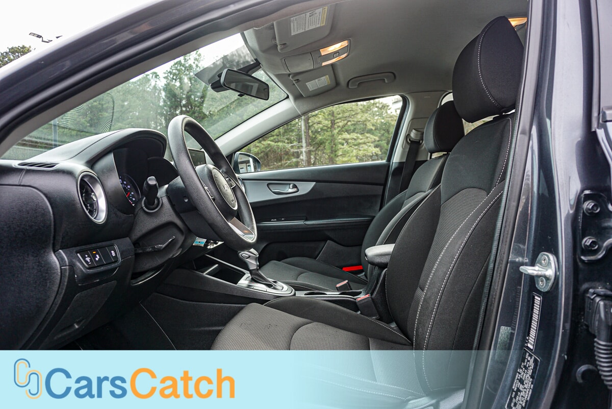 CARSCATCH - Used vehicle - SEDAN KIA FORTE 2023