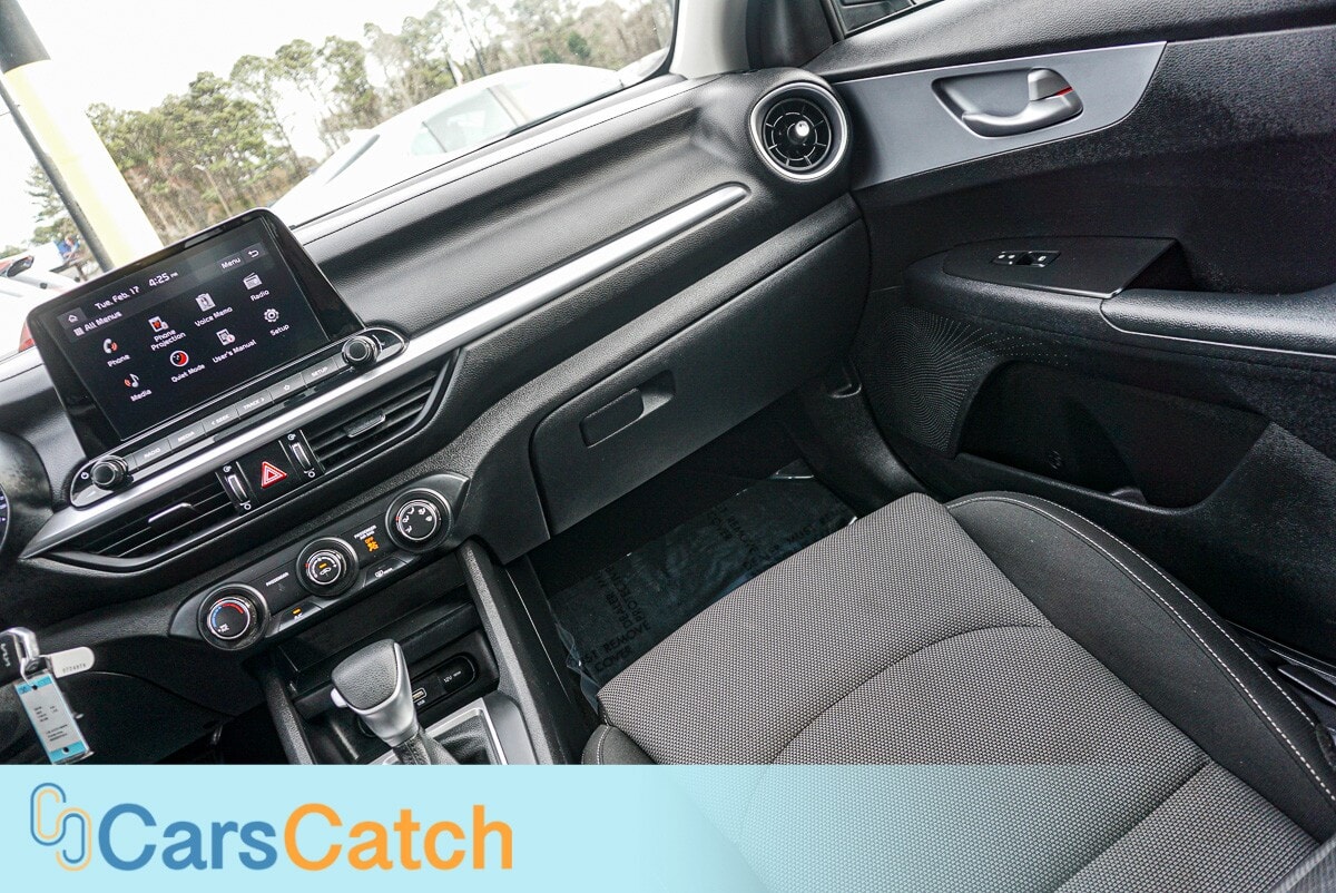 CARSCATCH - Used vehicle - SEDAN KIA FORTE 2023