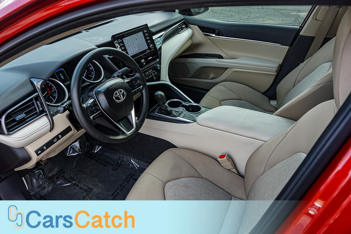 CARSCATCH - Used vehicle - SEDAN TOYOTA CAMRY 2024
