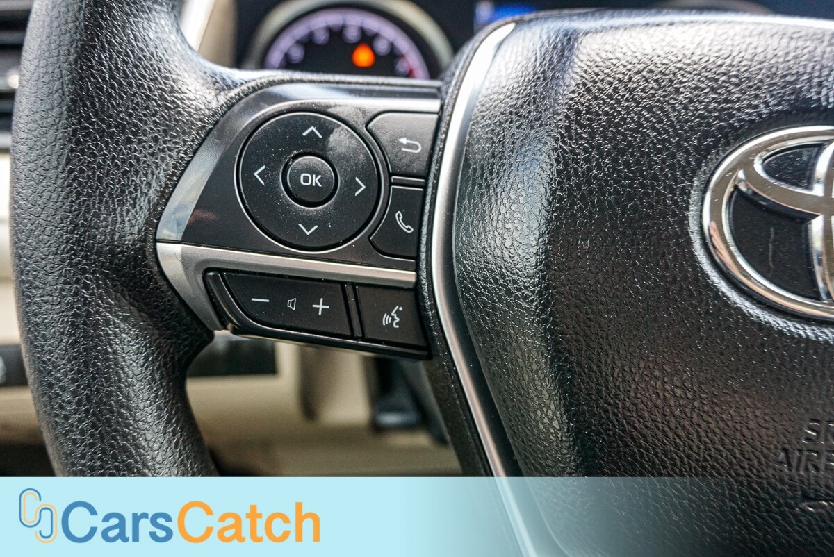 CARSCATCH - Used vehicle - SEDAN TOYOTA CAMRY 2024