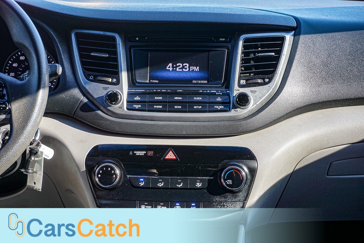 CARSCATCH - Used vehicle - SUV HYUNDAI TUCSON 2017