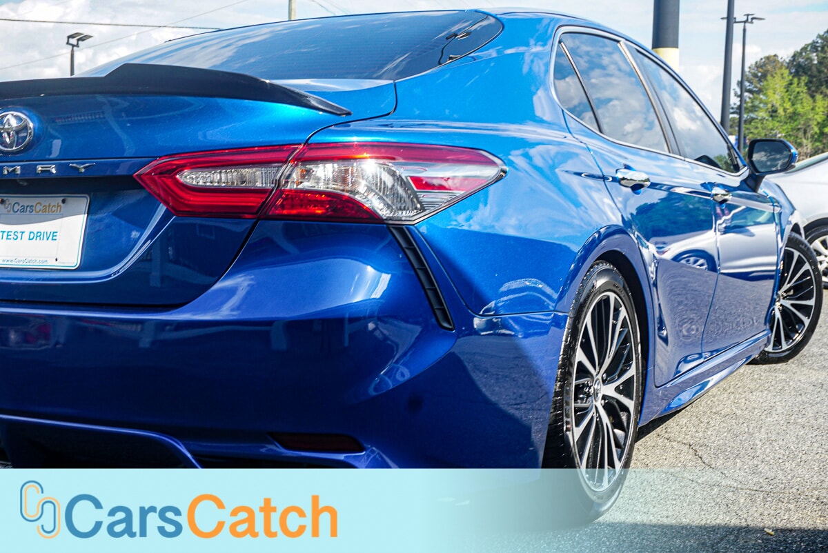 CARSCATCH - Used vehicle - SEDAN TOYOTA CAMRY 2018
