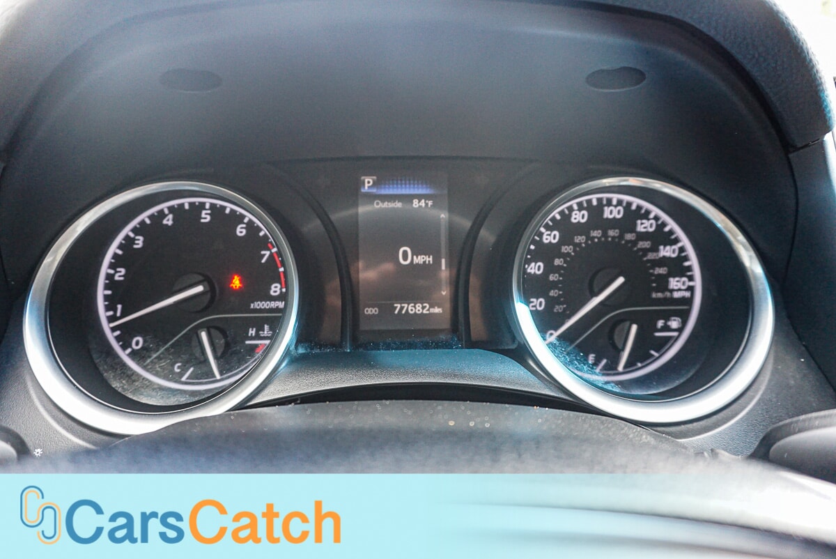 CARSCATCH - Used vehicle - SEDAN TOYOTA CAMRY 2018