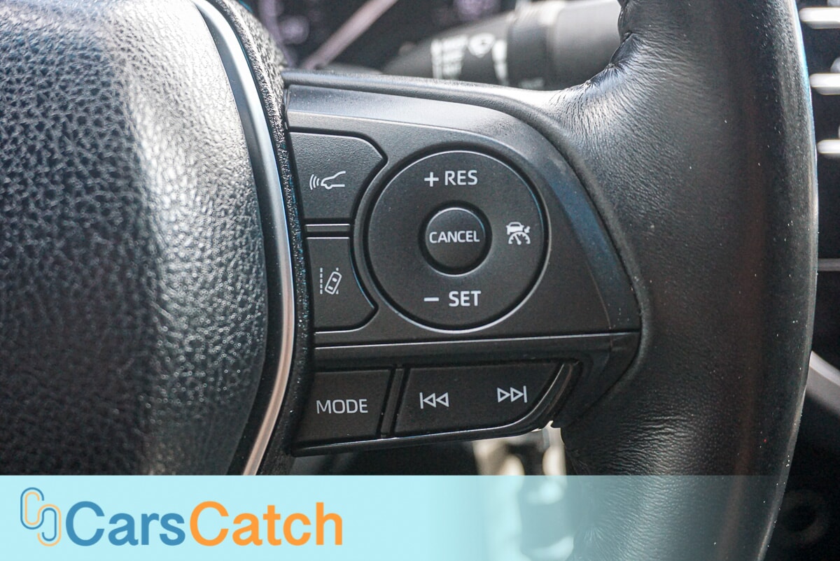 CARSCATCH - Used vehicle - SEDAN TOYOTA CAMRY 2018