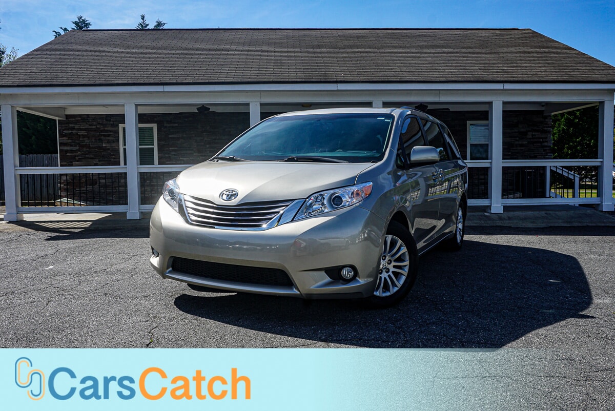 CARSCATCH  - 2017-TOYOTA-SIENNA-WOODSTOCK-GA-Stock=12868