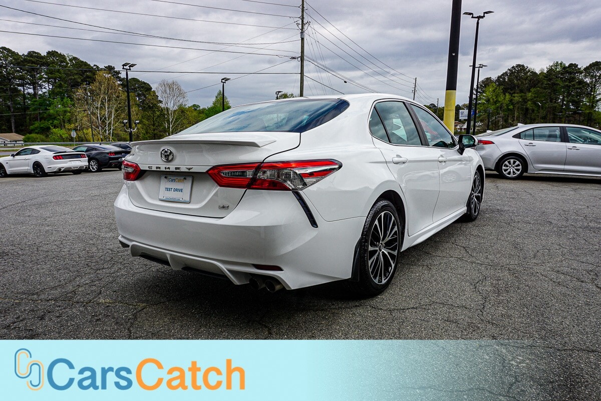 CARSCATCH - Used vehicle - SEDAN TOYOTA CAMRY 2018