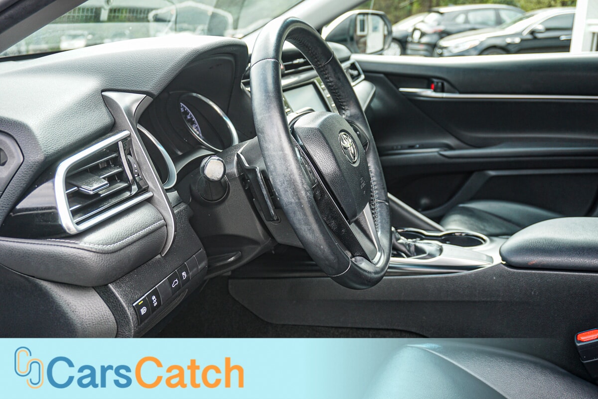 CARSCATCH - Used vehicle - SEDAN TOYOTA CAMRY 2018