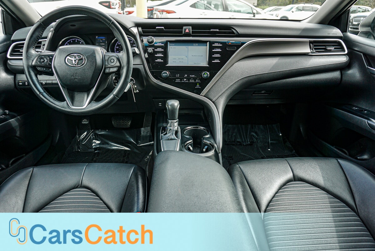 CARSCATCH - Used vehicle - SEDAN TOYOTA CAMRY 2018
