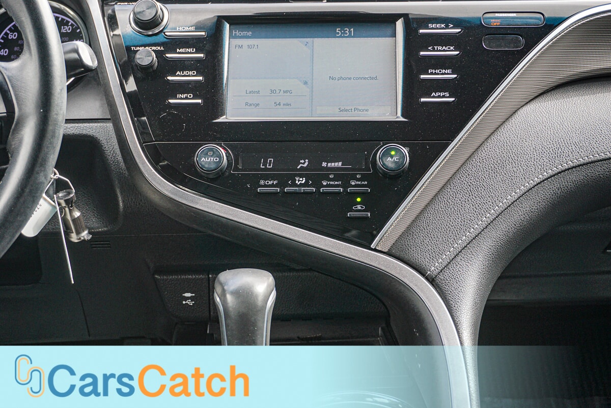 CARSCATCH - Used vehicle - SEDAN TOYOTA CAMRY 2018