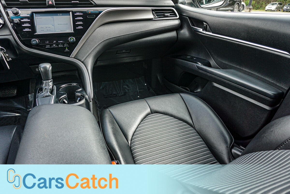 CARSCATCH - Used vehicle - SEDAN TOYOTA CAMRY 2018