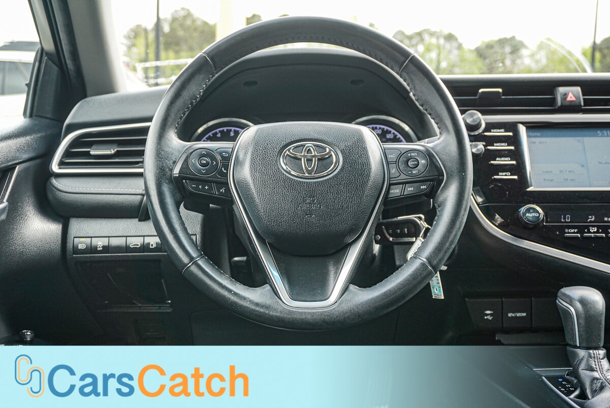 CARSCATCH - Used vehicle - SEDAN TOYOTA CAMRY 2018