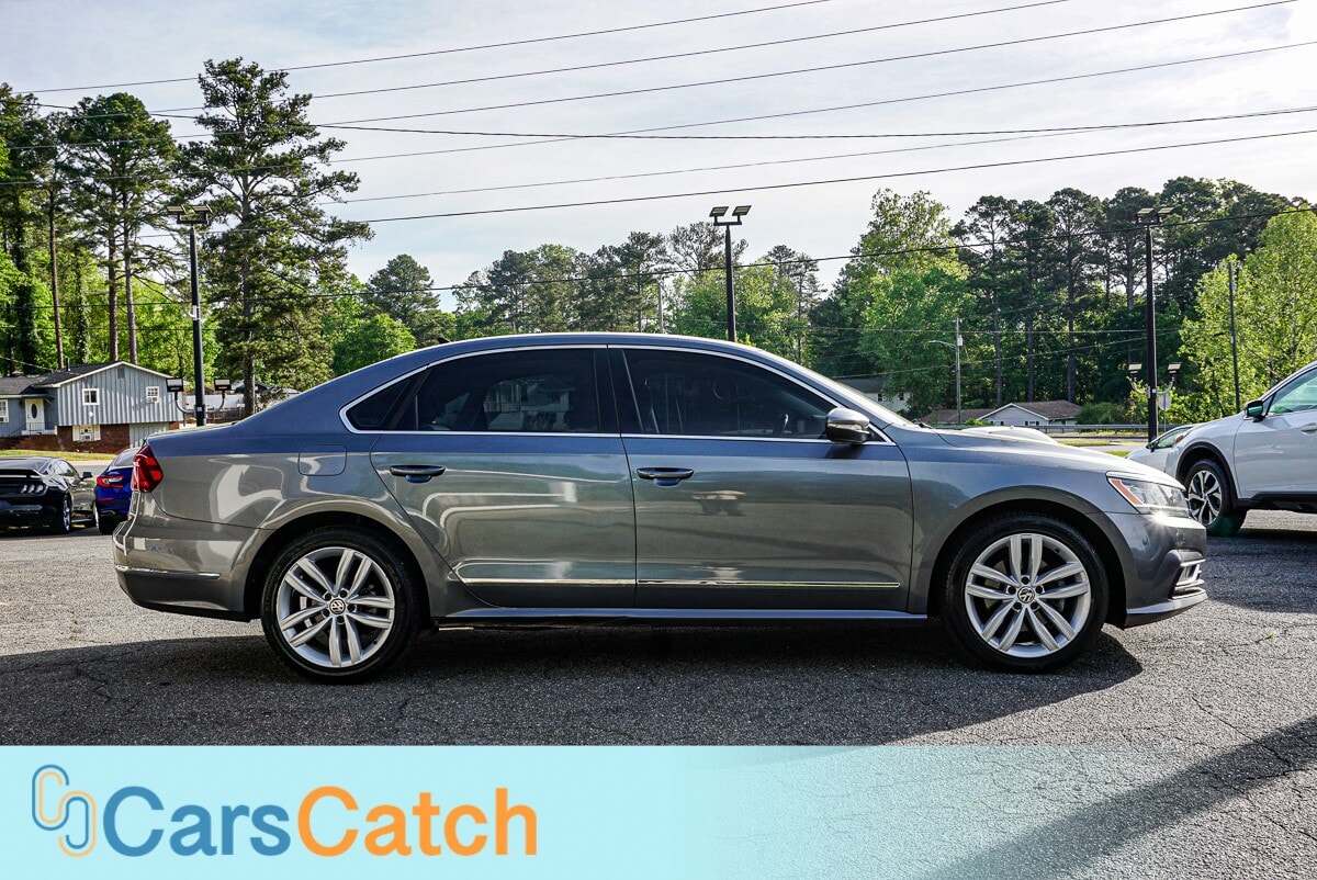 CARSCATCH - Used vehicle - SEDAN VOLKSWAGEN PASSAT 2018