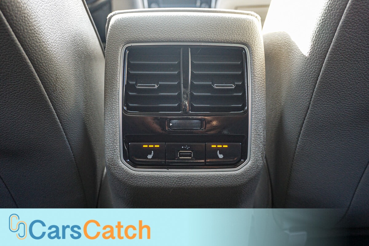 CARSCATCH - Used vehicle - SEDAN VOLKSWAGEN PASSAT 2018