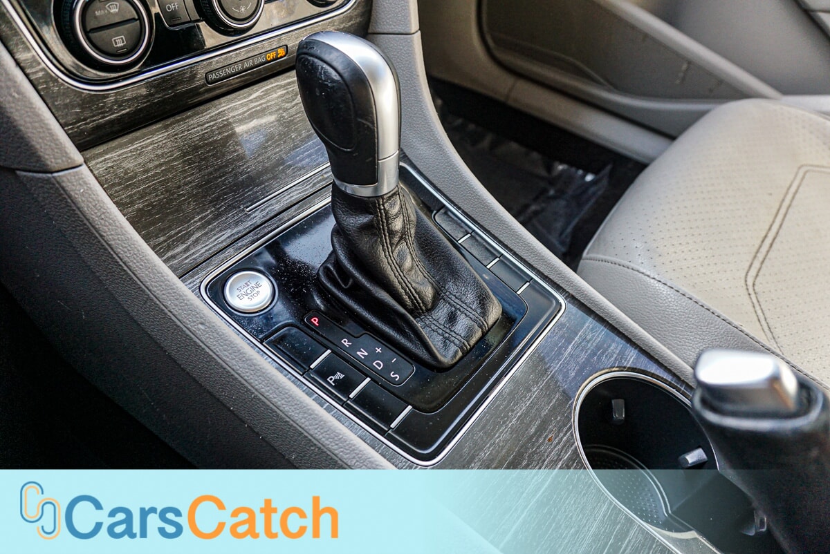 CARSCATCH - Used vehicle - SEDAN VOLKSWAGEN PASSAT 2018