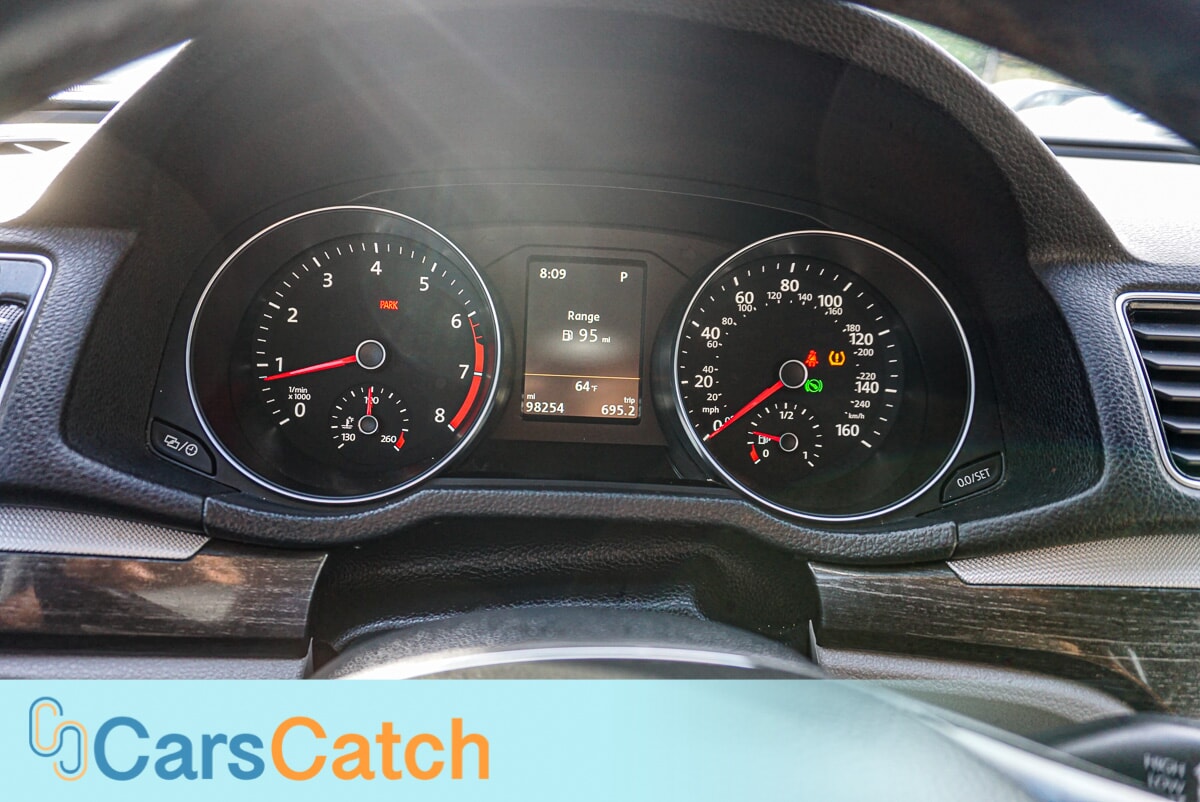 CARSCATCH - Used vehicle - SEDAN VOLKSWAGEN PASSAT 2018