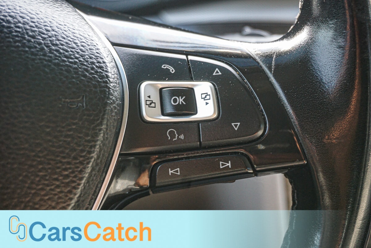 CARSCATCH - Used vehicle - SEDAN VOLKSWAGEN PASSAT 2018