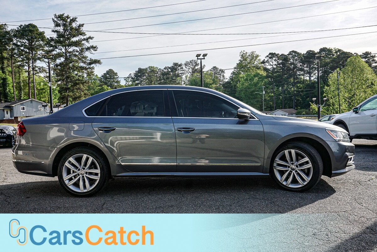 CARSCATCH - Used vehicle - SEDAN VOLKSWAGEN PASSAT 2018