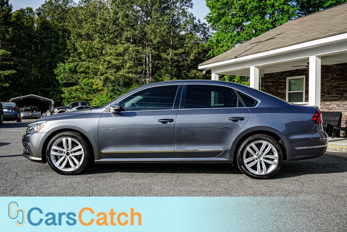 CARSCATCH - Used vehicle - SEDAN VOLKSWAGEN PASSAT 2018