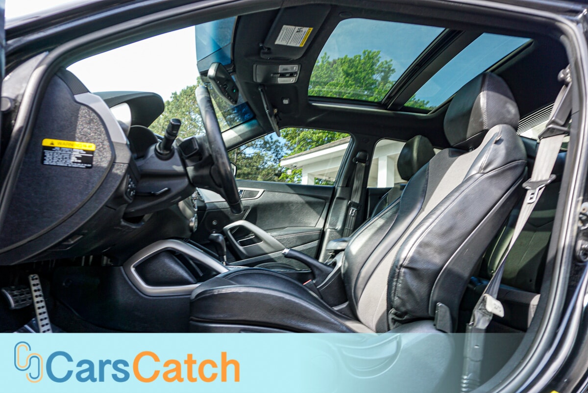 CARSCATCH - Used vehicle - 3DR CAR HYUNDAI VELOSTER 2016