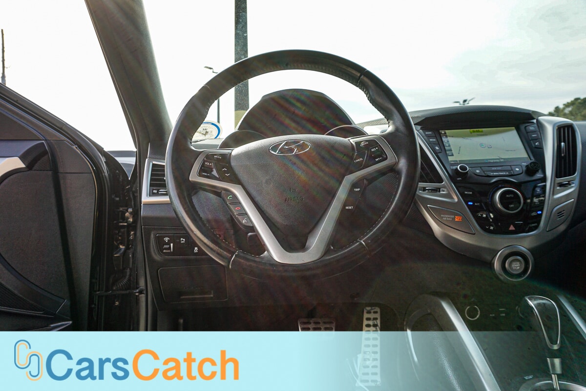 CARSCATCH - Used vehicle - 3DR CAR HYUNDAI VELOSTER 2016