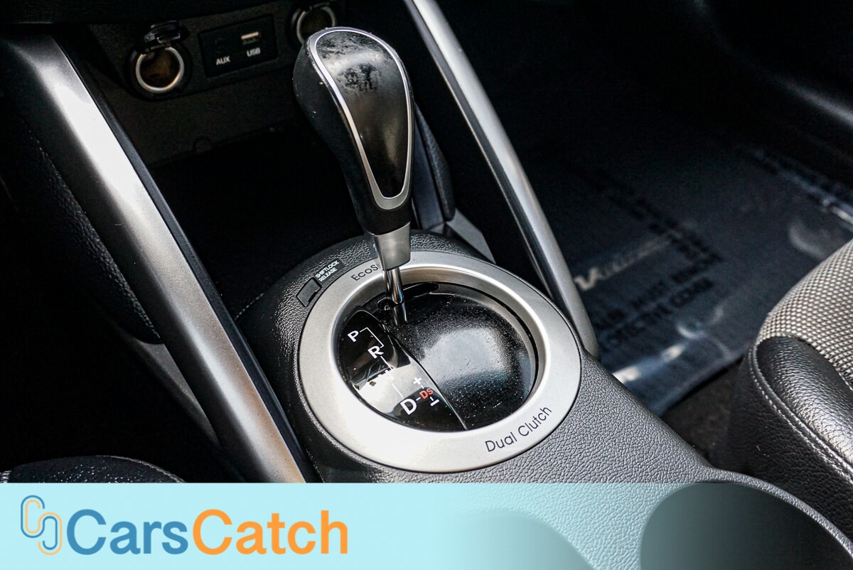 CARSCATCH - Used vehicle - 3DR CAR HYUNDAI VELOSTER 2016