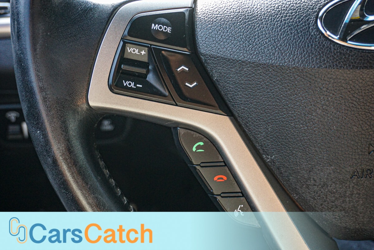 CARSCATCH - Used vehicle - 3DR CAR HYUNDAI VELOSTER 2016