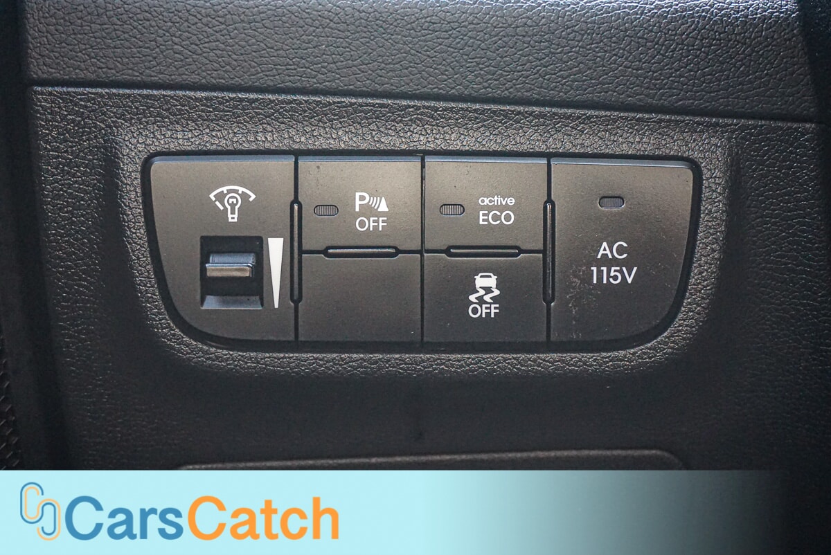 CARSCATCH - Used vehicle - 3DR CAR HYUNDAI VELOSTER 2016