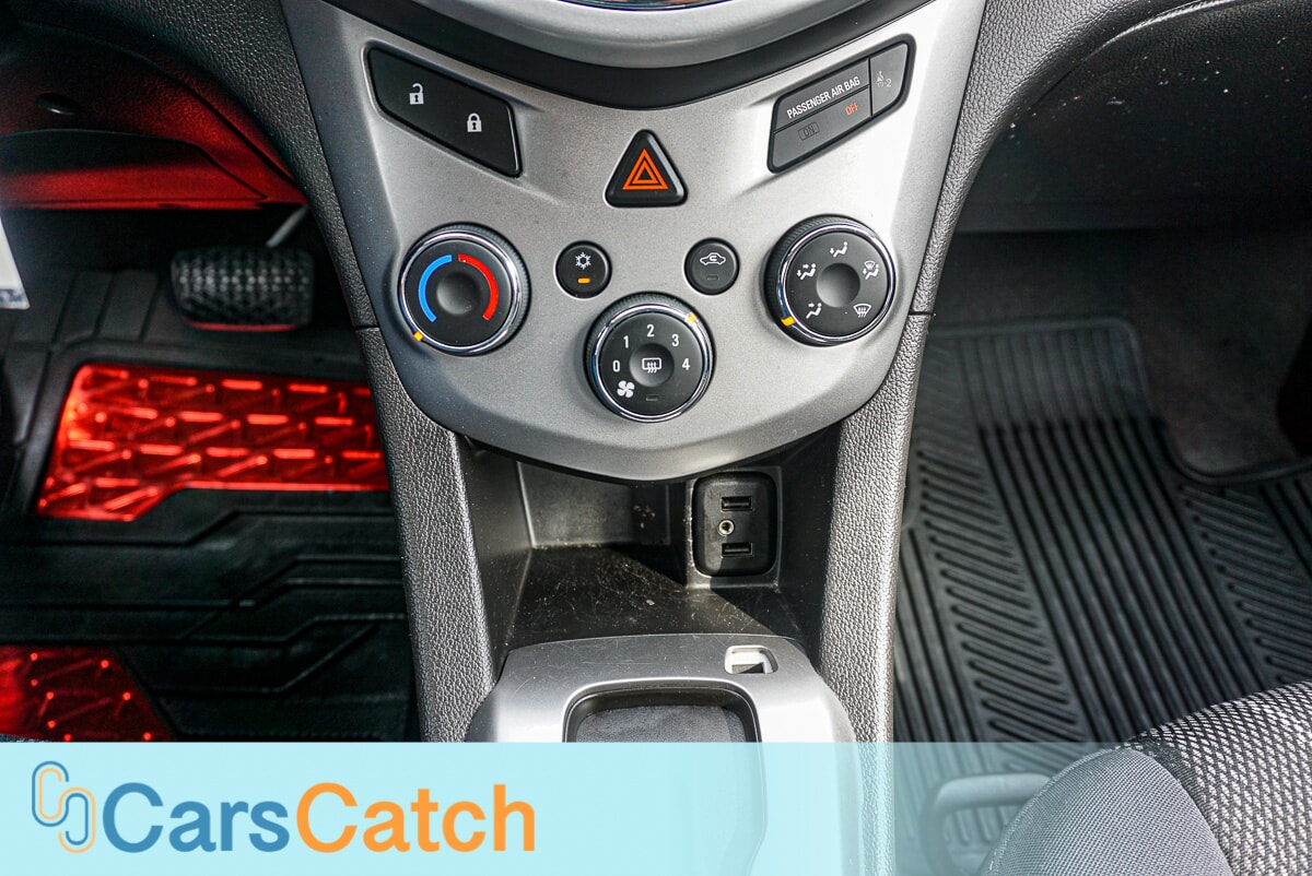 CARSCATCH - Used vehicle - SEDAN CHEVROLET SONIC 2019