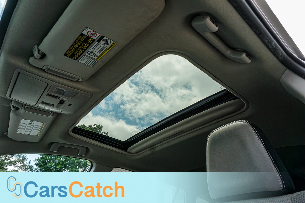 CARSCATCH - Used vehicle - SUV TOYOTA RAV4 2016