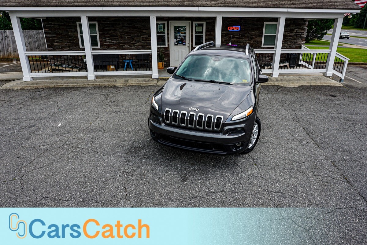 CARSCATCH - Used vehicle - SUV JEEP CHEROKEE 2017