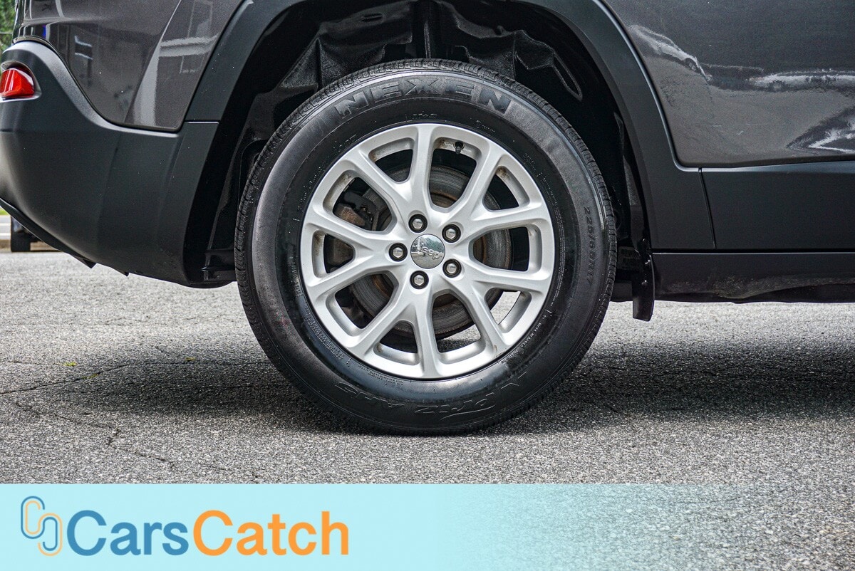 CARSCATCH - Used vehicle - SUV JEEP CHEROKEE 2017