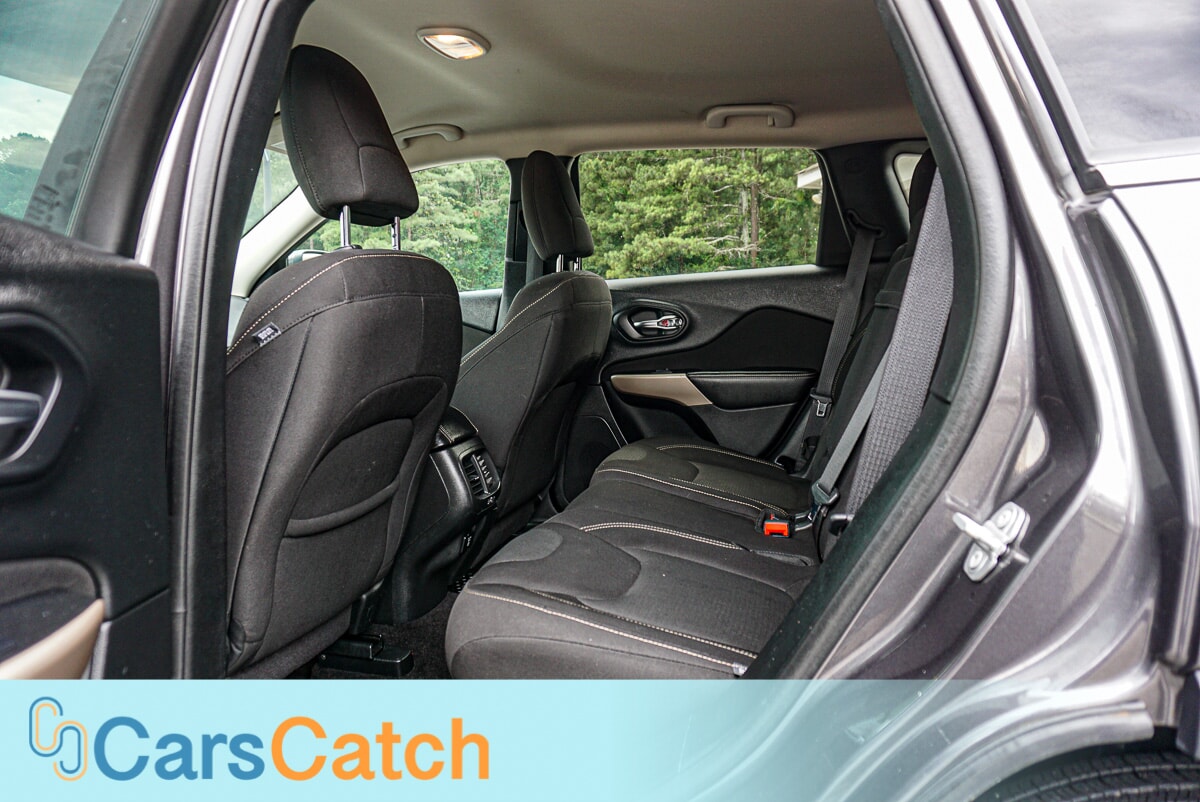CARSCATCH - Used vehicle - SUV JEEP CHEROKEE 2017