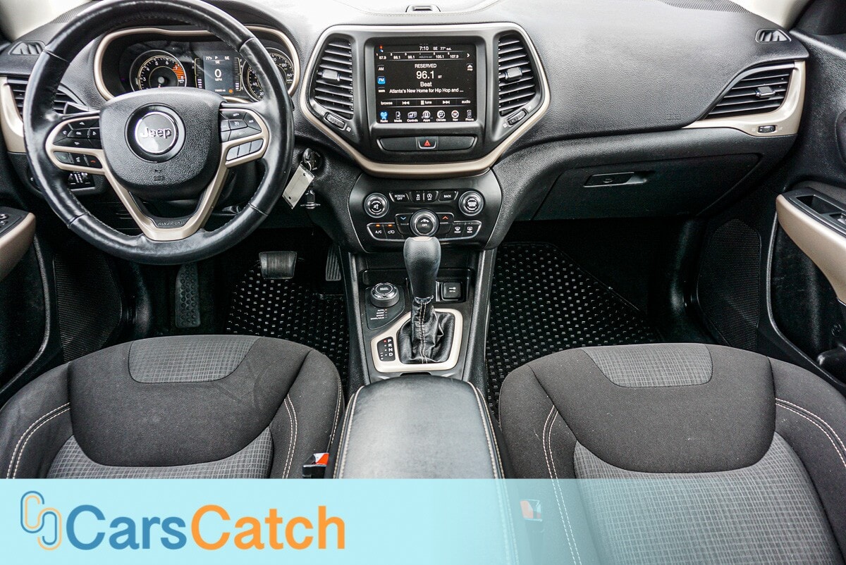 CARSCATCH - Used vehicle - SUV JEEP CHEROKEE 2017