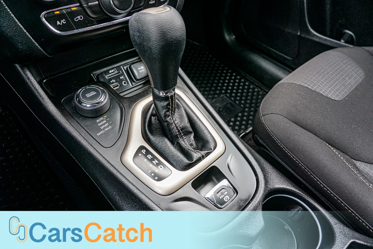 CARSCATCH - Used vehicle - SUV JEEP CHEROKEE 2017
