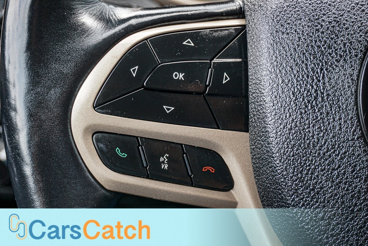 CARSCATCH - Used vehicle - SUV JEEP CHEROKEE 2017