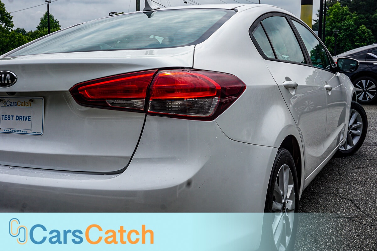 CARSCATCH - Used vehicle - SEDAN KIA FORTE 2017