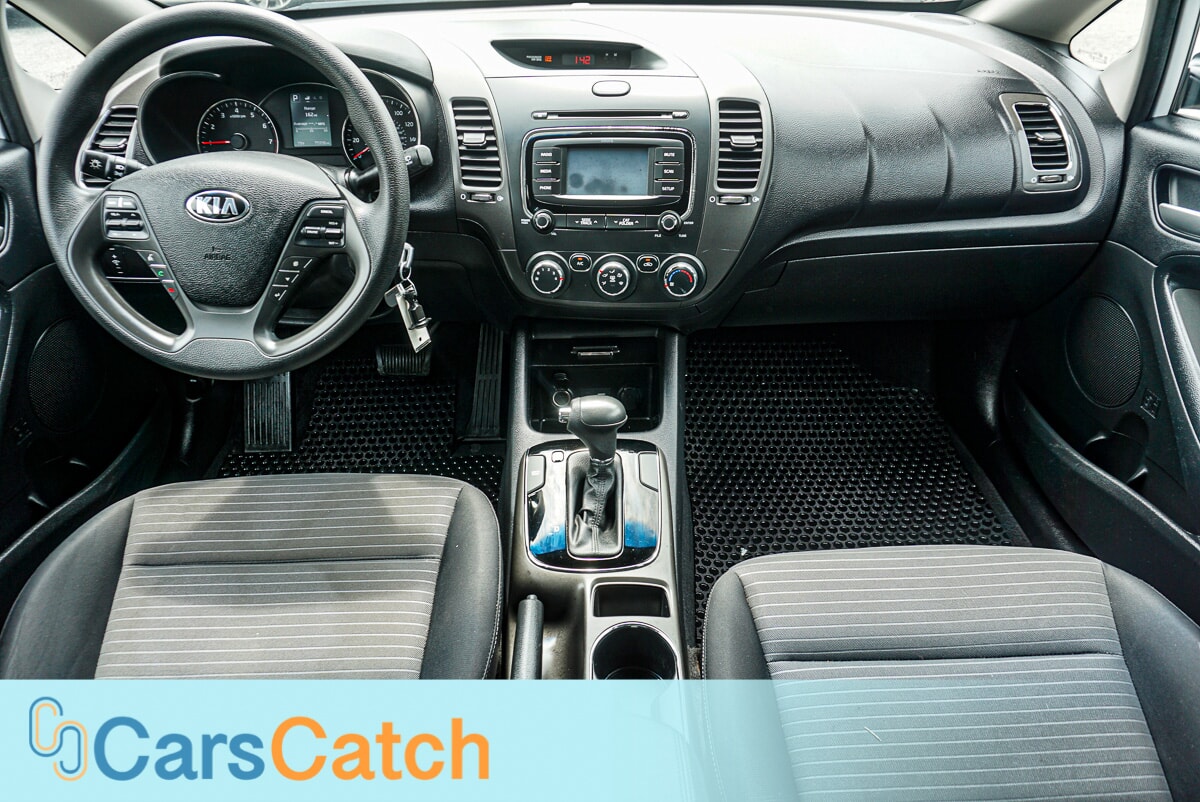 CARSCATCH - Used vehicle - SEDAN KIA FORTE 2017