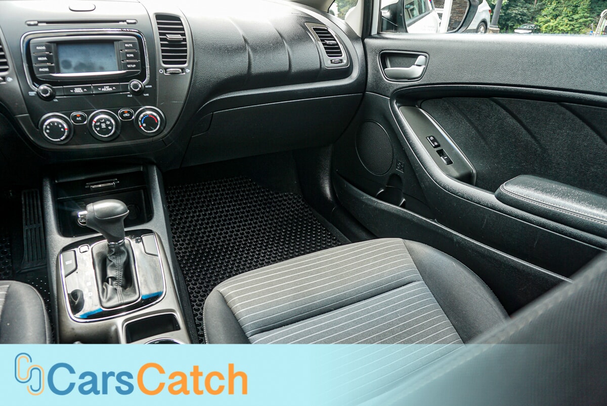 CARSCATCH - Used vehicle - SEDAN KIA FORTE 2017